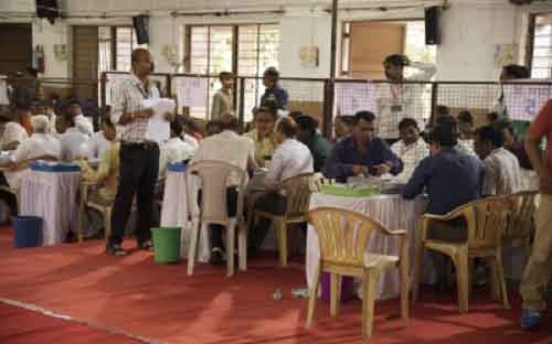 Early trend shows close contest in Maha, BJP trails INDIA bloc