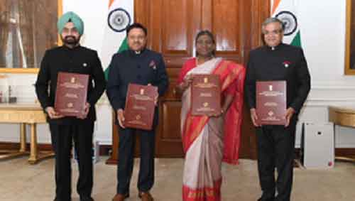 ECI submits names of newly elected Lok Sabha MPs to President Murmu