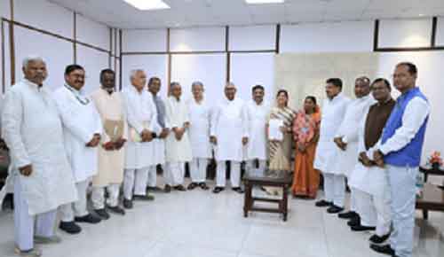 JD(U) assures full support for PM Modi; eyes Railway Ministry, special status for Bihar