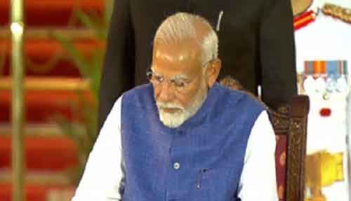 PM Modi, 71 Ministers take oath of office