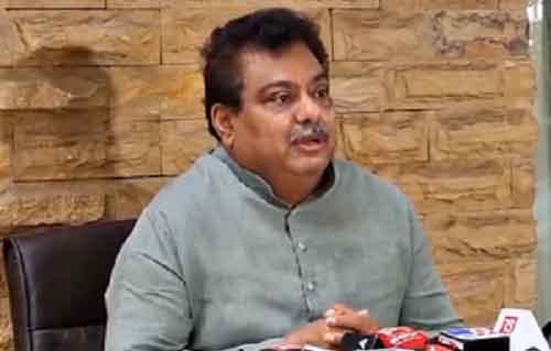 Karnataka Minister questions incentives for US firm in Gujarat