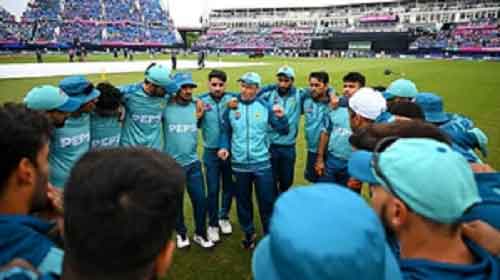 Kirsten flays Pakistan players for lack of unity after T20 WC debacle, Bhajji tells him to return as India coach