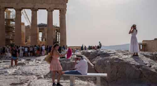 Heat claims lives of tourists in Greece, Italy forecasts heatwave