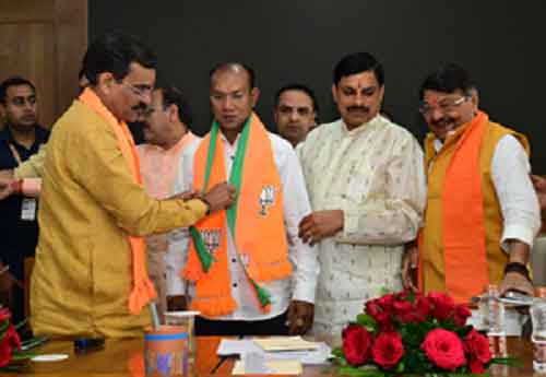 Chhindwara to witness another electoral contest as BJP’s Kamlesh Shah files nomination for Amarwara bypoll