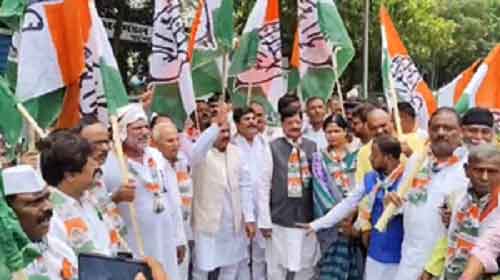 Bihar Cong stages protest over NEET irregularities, demands CBI probe