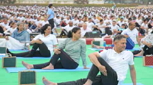 NCC cadets perform Yoga at iconic sites across country
