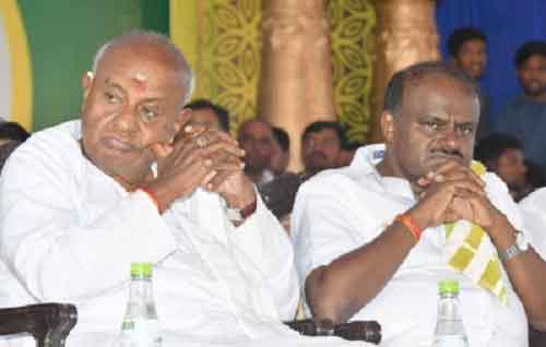 K’taka govt drops Deve Gowda, Kumaraswamy from Kempe Gowda Jayanthi invitation; stirs row
