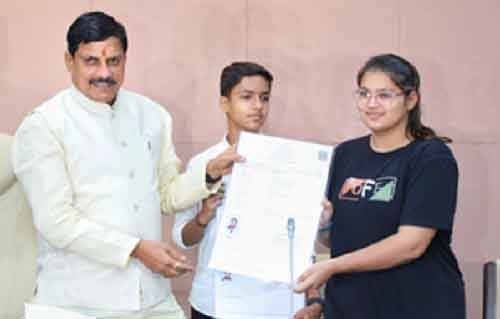 MP govt gives Indian citizenship certificates to 3 applicants under CAA