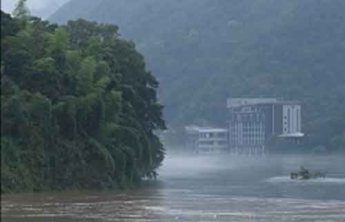 China’s Yangtze river sees ‘first flood’ of this year