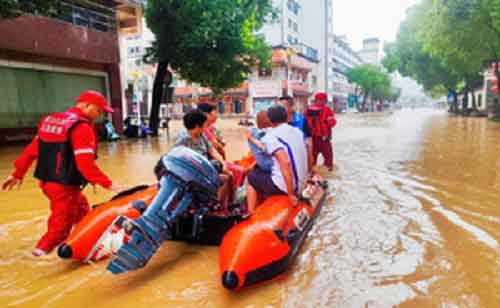 China issues red alert for rainstorms
