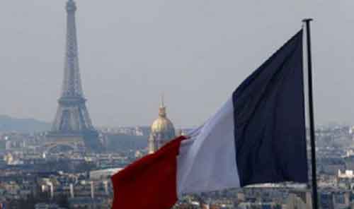 3 killed in tourist plane crash in France