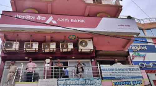 Robbers loot Rs 50 lakh from Axis Bank in Bihar’s Sheikhpura