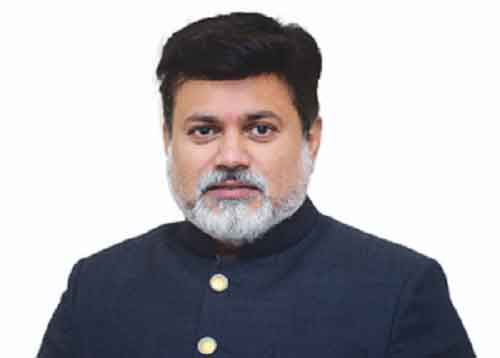 Maha govt to set up committee for rehabilitation of slums on railway lands