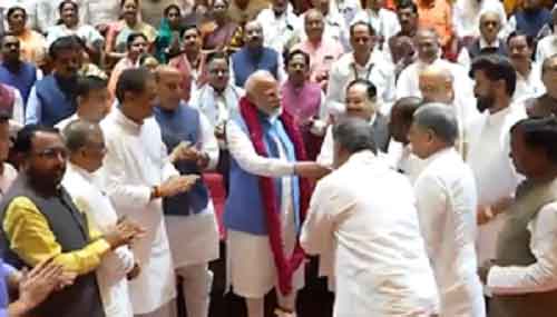 PM Modi advises NDA MPs to ‘follow rules’ in Parliament