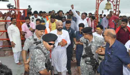 Samrat Choudhary removes his turban in Ayodhya, says his vow is fulfilled