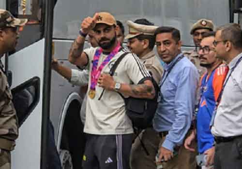 Virat Kohli leaves for London after victory celebration in Mumbai