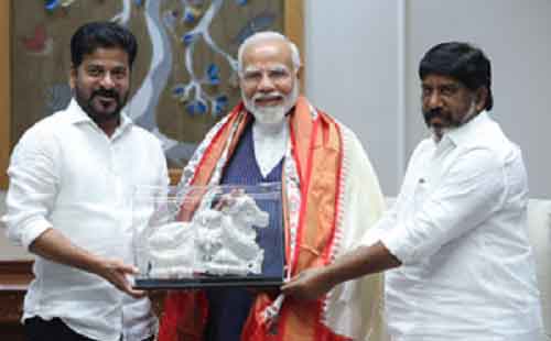 Telangana CM meets PM, seeks pending funds, coal blocks for SCCL
