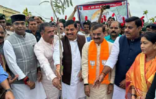 MP CM kick-starts ‘Ek Ped Maa Ke Naam’ campaign in Bhopal