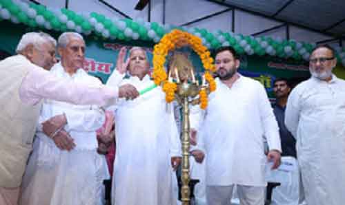 ‘Weak’ Central govt might collapse in August, pave way for INDIA bloc: Lalu Prasad