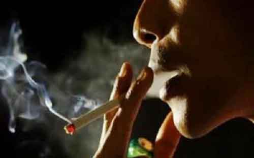 Cut down smoking to avoid cognitive ageing: Study
