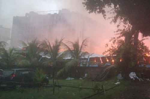 Major fire engulfs hosiery, ice cream factories in Kolkata outskirts