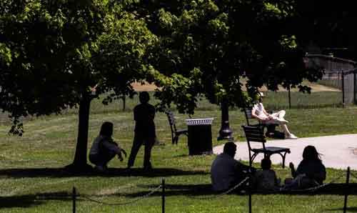 Scorching heat grips western US, fueling wildfires