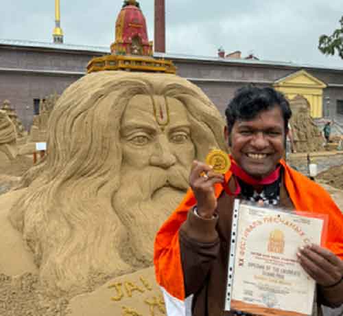 Odisha CM congratulates noted sand artist for winning gold in international championship
