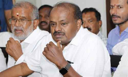 Kumaraswamy urges advocates to approach Guv for consent to prosecute K’taka CM