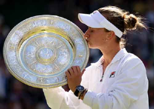 Wimbledon 2024: Krejcikova overcomes Paolini in three sets for first title at SW19