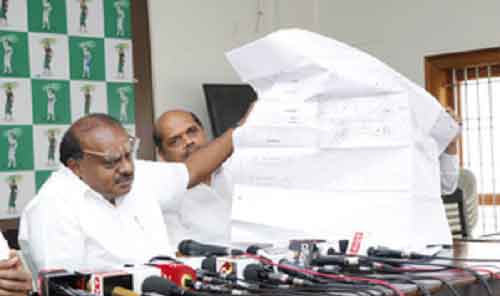 Land of Siddaramaiah’s wife ‘originally’ belonged to MUDA: Kumaraswamy