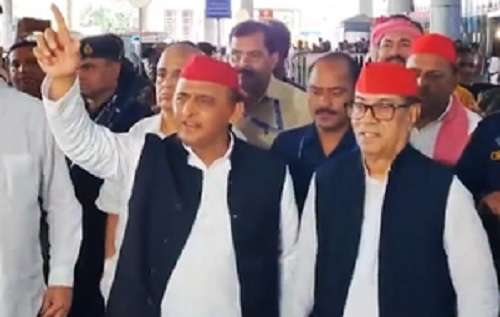 Akhilesh Yadav in Kolkata for Trinamool’s Martyr’s Day rally