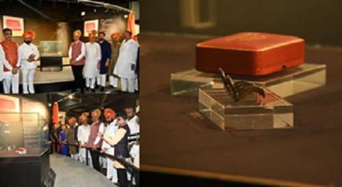 Maha CM slams Oppn for questioning authenticity of Chhatrapati Shivaji’s ‘bagh-nakh’ brought back from UK