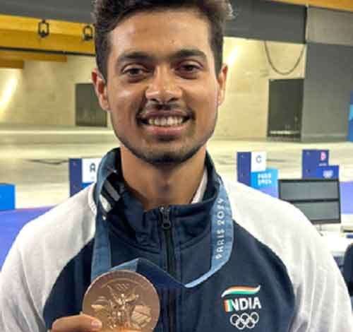 ‘Marathi Mulga’ Swapnil gives Maha 2nd Olympic medal in 72 years; Kolhapur erupts in joy