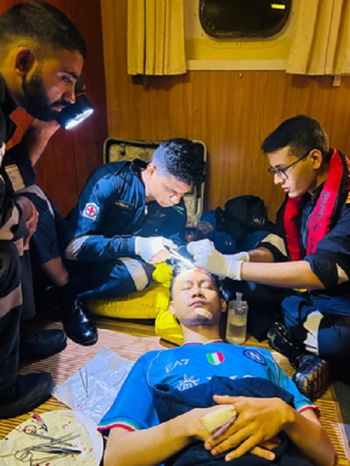 Bengal: Indian Coast Guard attends to injured Indonesian seafarer on merchant vessel