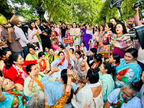 BJP Mahila Morcha stages protest over rise in crime in Punjab