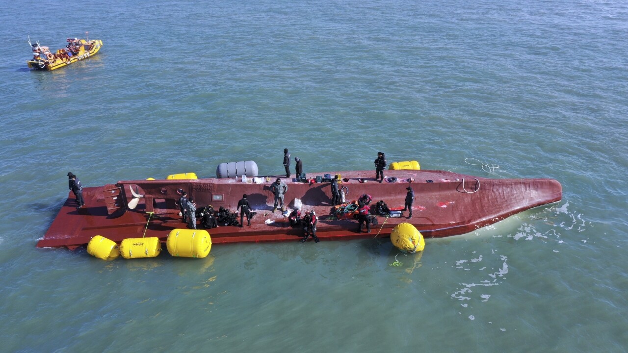 Three People Dead After Fishing Vessel Capsizes Near Gunsan, South Korea