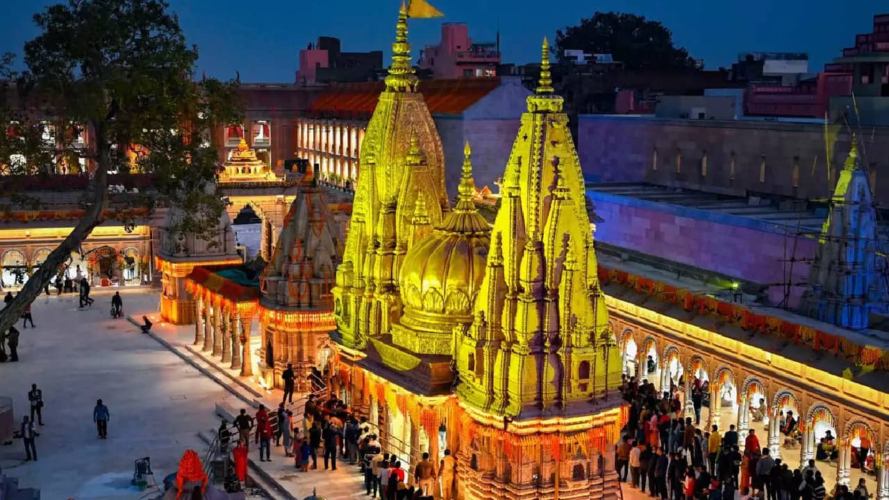 काशी विश्वनाथ मंदिर: शिव की भक्ति का अद्भुत केंद्र और सांस्कृतिक धरोहर