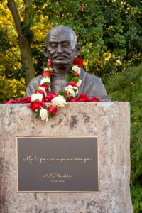 Mahatma Gandhi bust unveiled in Seattle, establishing October 2 as Mahatma Gandhi Day
