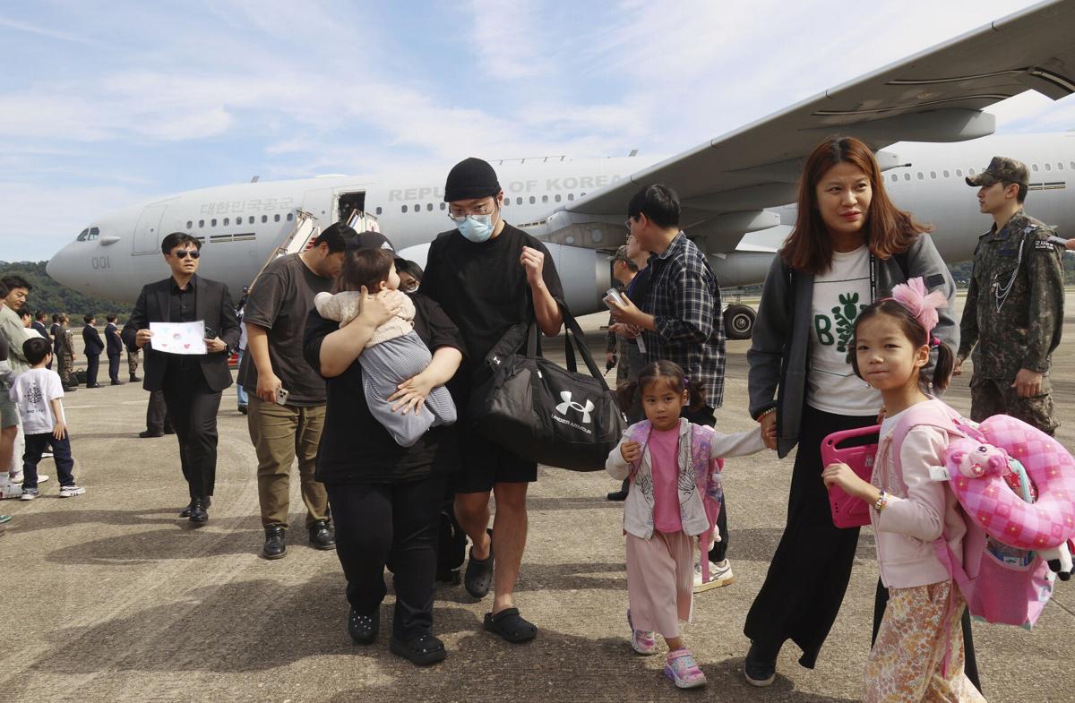 Military Jet Returns 96 South Koreans from Lebanon Amid Tensions