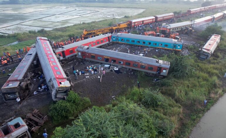 Southern Railway Launches Inquiry into Mysore-Darbhanga Bagmati Express Derailment