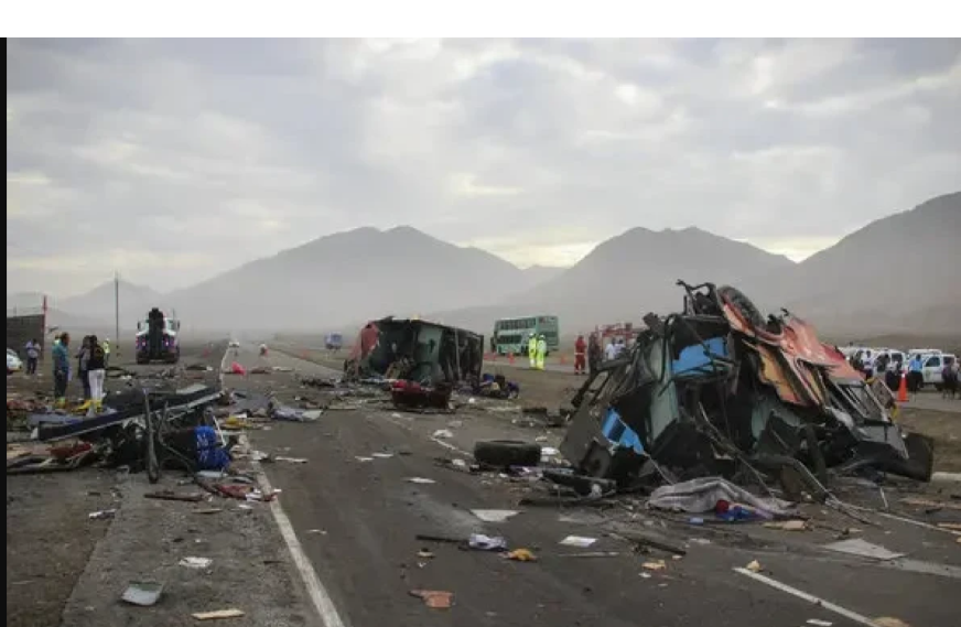 Nine Killed in Three-Vehicle Crash in Peru, 16 Injured