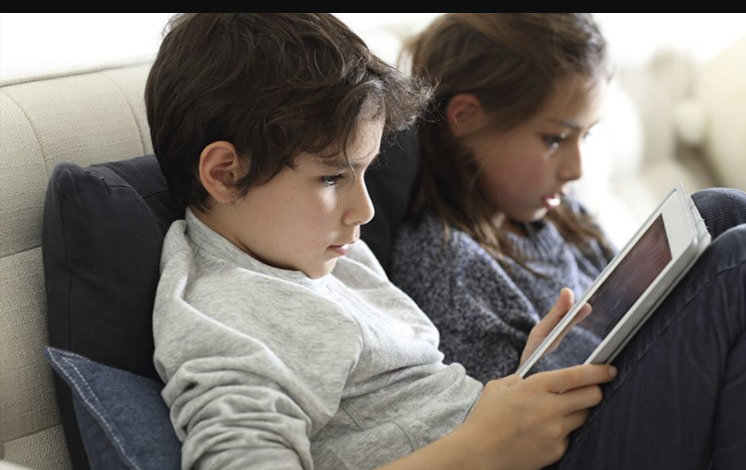Experts Warn: Excessive Screen Time and Trauma Can Lead to Behavioral Issues in Children