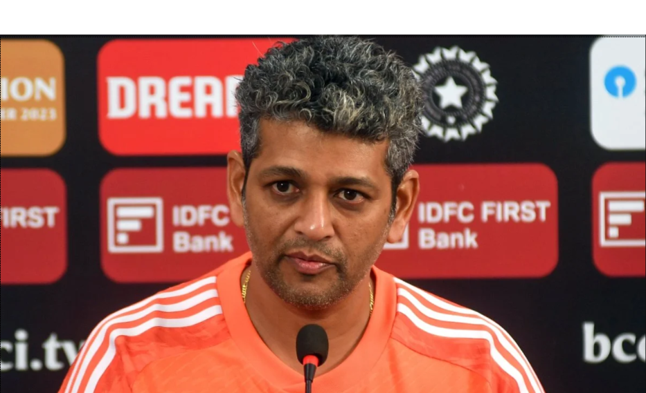 Women’s T20 WC: Muzumdar Reflects on Missed Chances After Narrow Defeat to Australia