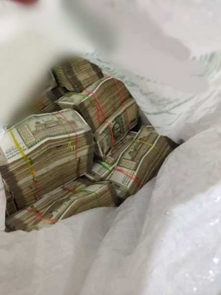 Maha Assembly Polls: Pune Police Seize SUV Carrying ₹5 Crore in Cash