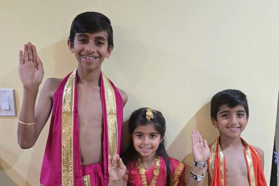 First-ever Raavan Dahan marks Dushehra celebrations at Shree Ganesh Mandir, Devon Avenue