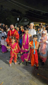First-ever Raavan Dahan marks Dushehra celebrations at Shree Ganesh Mandir, Devon Avenue 