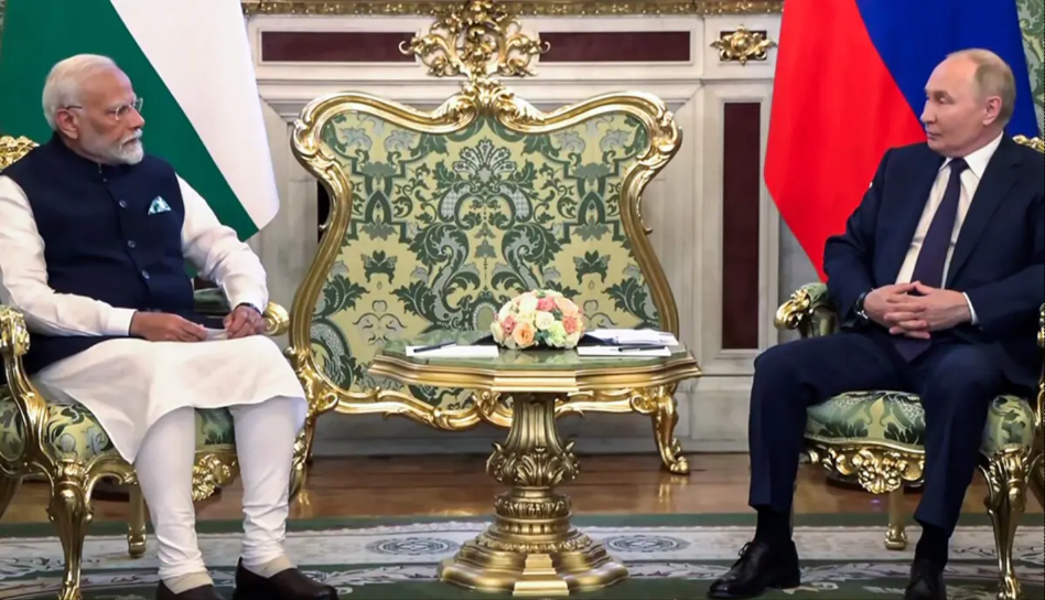 Putin lauds PM Modi’s ‘Make in India’ policy, says Russia willing to invest