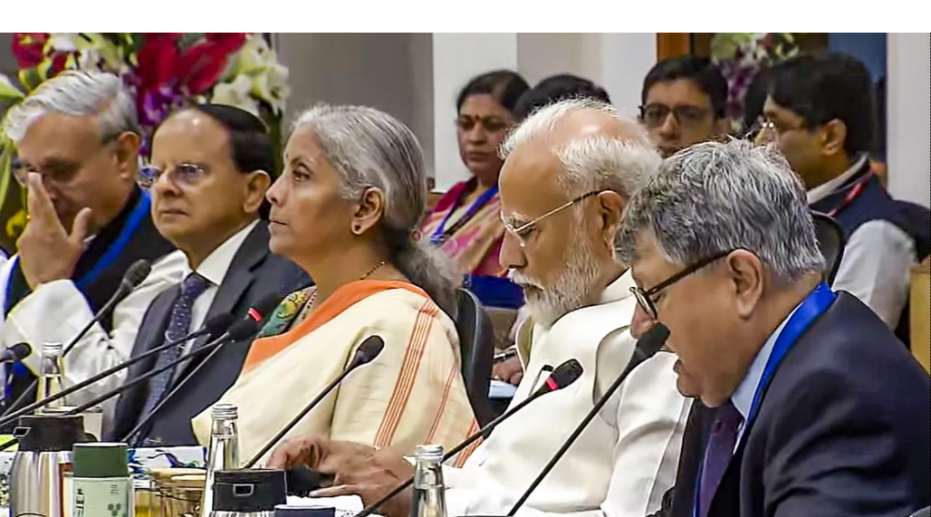 PM Modi holds brainstorming session with economists ahead of Budget