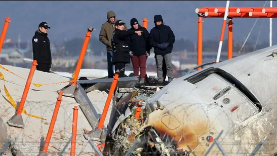 US investigators, Boeing officials join on-site probe of South Korea plane crash