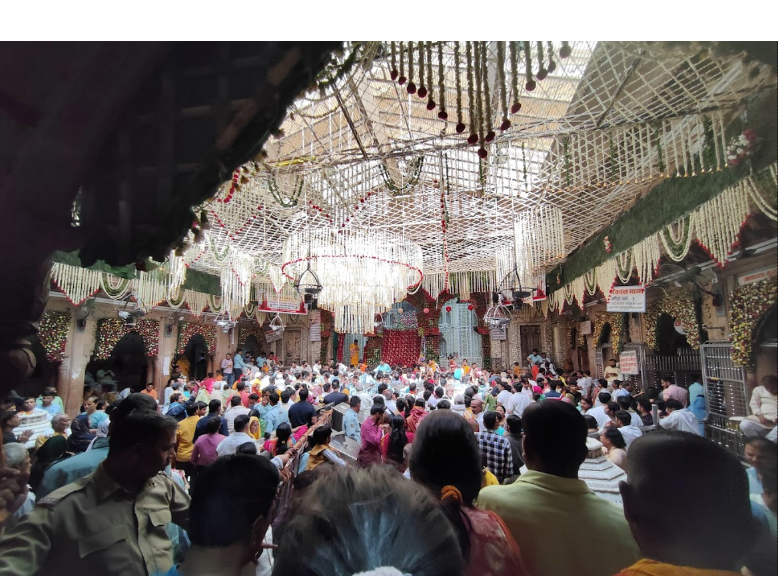 वृन्दावन की दिव्य कथा: बिहारीजी के दर्शन की अद्भुत लीला